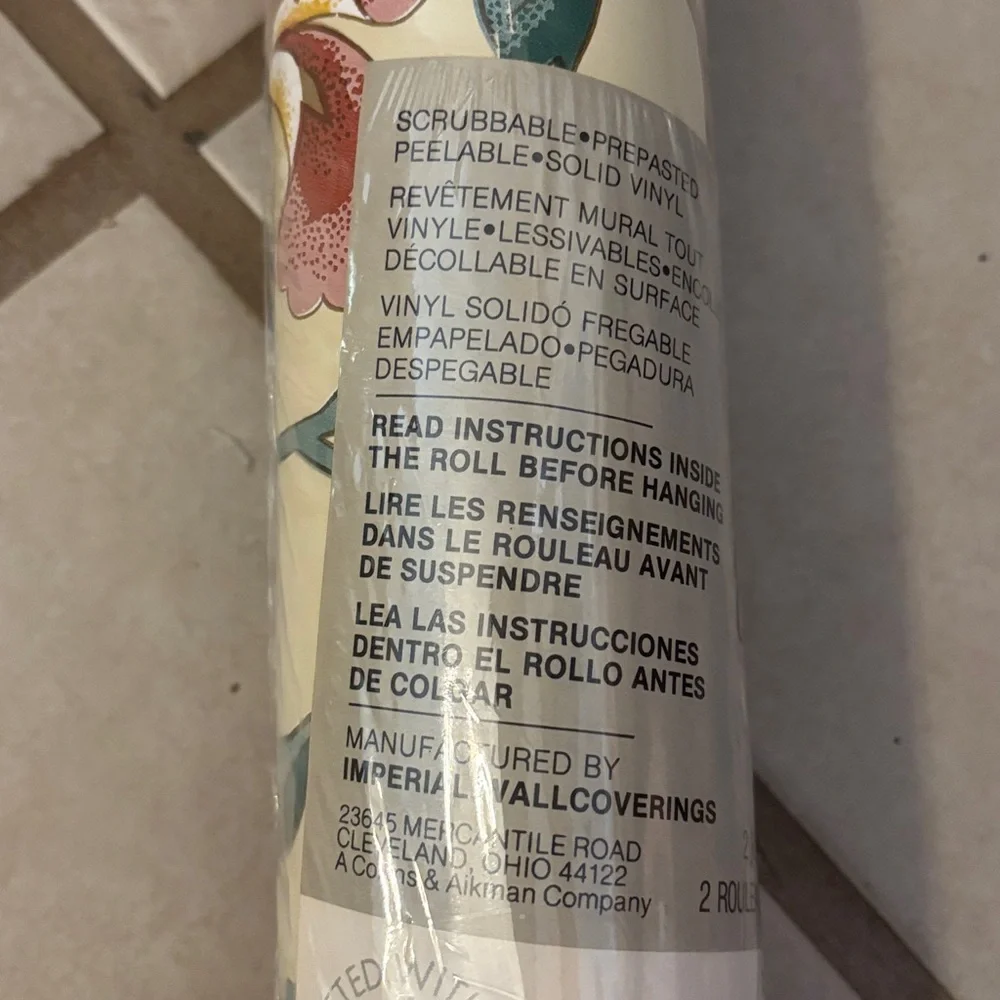 Vintage 80s Floral Vinyl pre pasted Peelable Wallpaper Lily mauve cream green